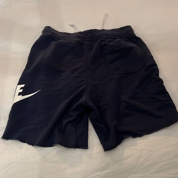 Nike Sportswear Essentials French Terry Shorts - Picture 3 of 4